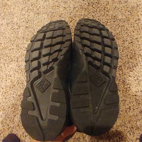 NWOT Nike Air Huarache - Picture 3 of 4